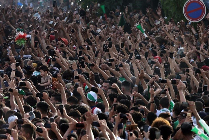 Afrika'nın en büyüğü Cezayir Milli Takımı'na coşkulu karşılama - Resim: 3