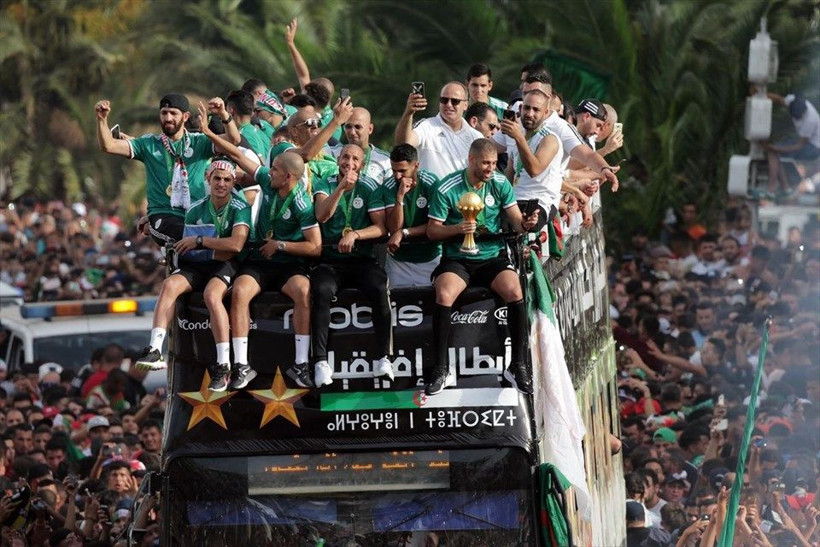 Afrika'nın en büyüğü Cezayir Milli Takımı'na coşkulu karşılama - Resim: 4