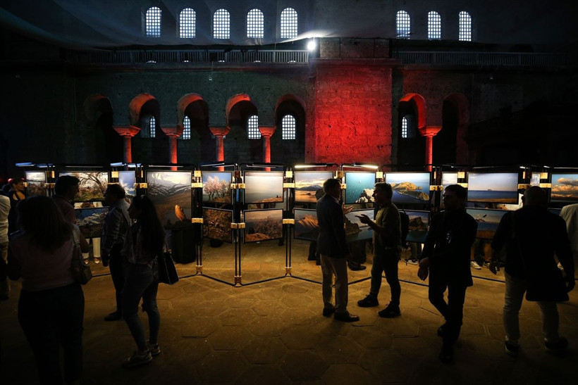 Cumhurbaşkanlığı İletişim Başkanlığı'ndan bin yıllık Akdamar Kutsal Haç Kilisesi fotoğraf sergisi - Resim: 1