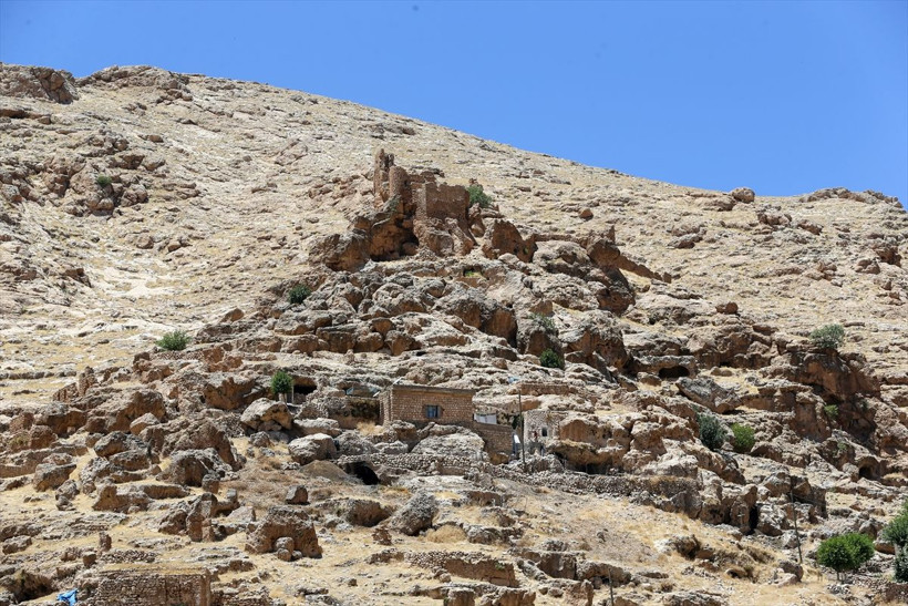 Mardin'de kışı evlerinde, yazı mağarada geçiriyorlar - Resim: 2