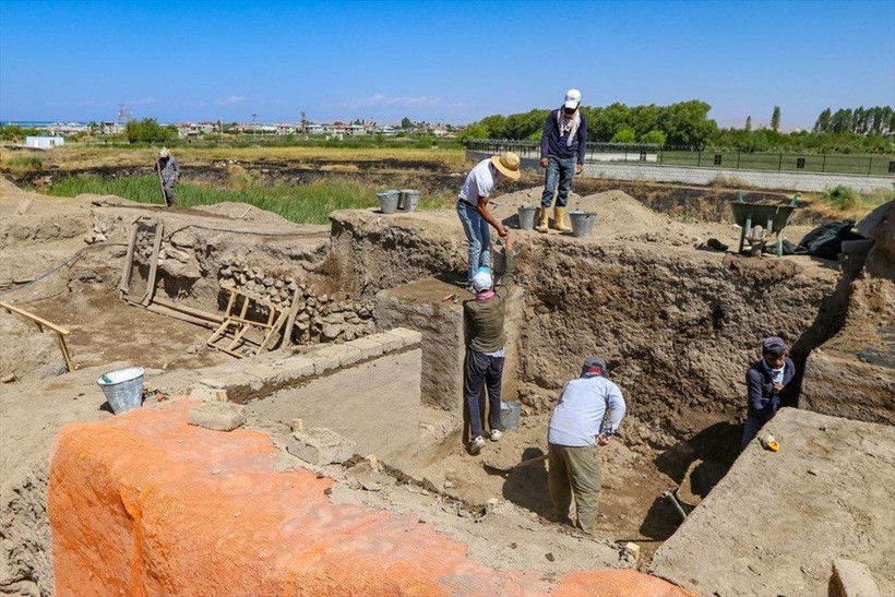Van'daki kazıda sıradışı bulgu! Kafası olmayan kadın - Resim: 4