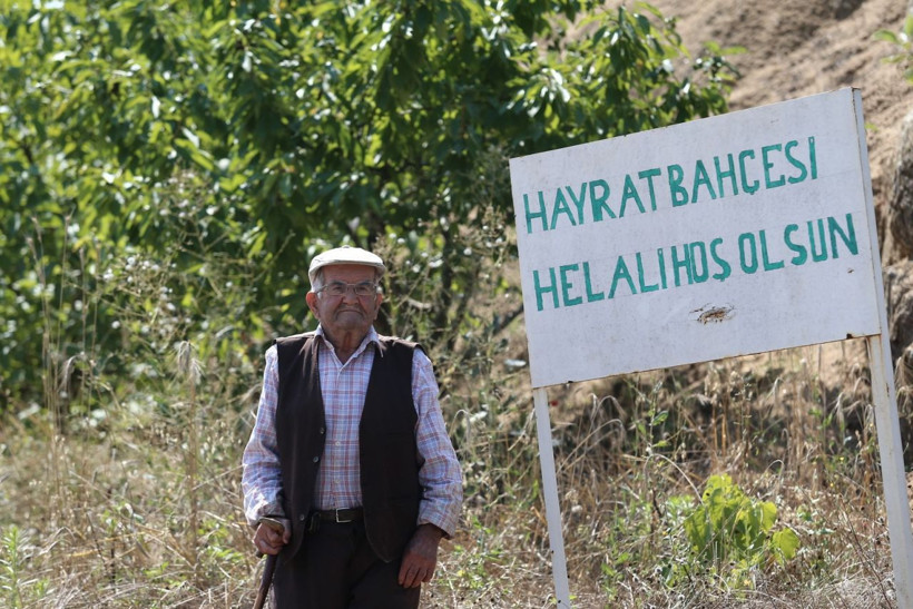Bursa'da tarladaki yazıyı görenler şaşırıyor! 22 yıldır yaptığı hayır - Resim: 3