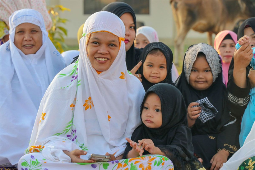 Müslümanlar Kurban Bayramı namazı için camilere aktı renkli görüntüler - Resim: 2