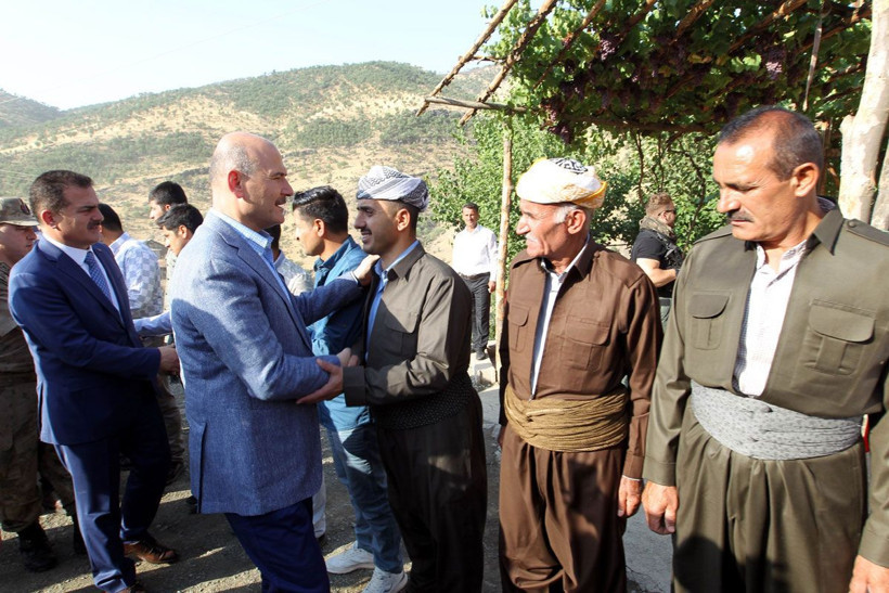 İçişleri Bakanı Süleyman Soylu Hakkari'de! O aileye ziyaret - Resim: 2