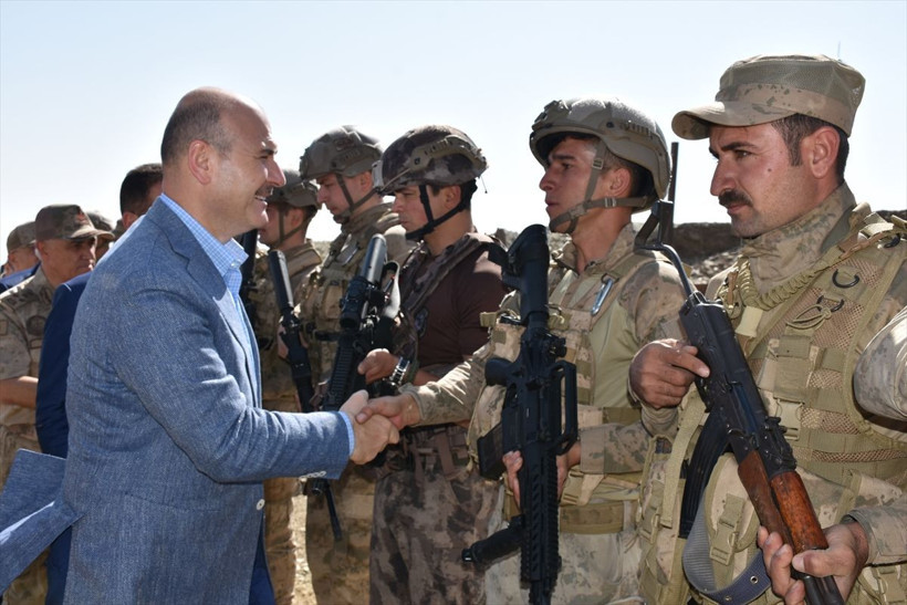Süleyman Soylu sınırda üs bölgesini ziyaret etti Erdoğan askerlere böyle seslendi - Resim: 2