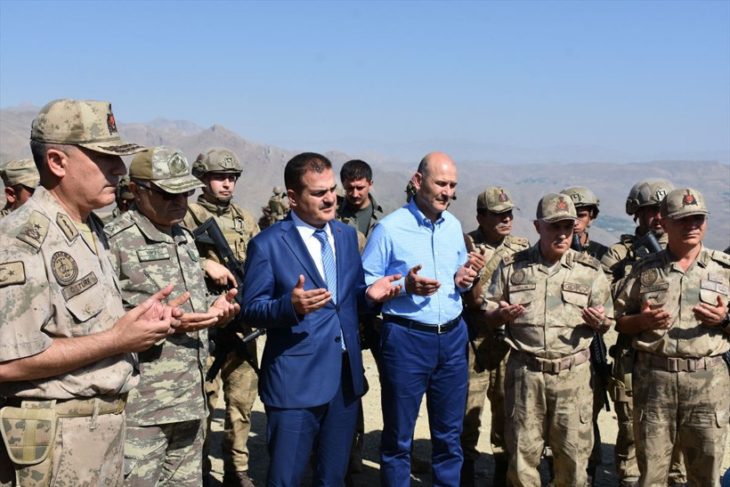Süleyman Soylu sınırda üs bölgesini ziyaret etti Erdoğan askerlere böyle seslendi - Resim: 4