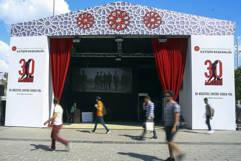 İletişim Başkanlığı'ndan Taksim'de 30 Ağustos Zafere Giden Yol sergisi - Resim: 1