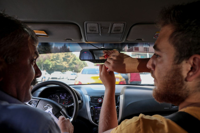 İstanbul'da yüzlerce taksici ayar kuyruğunda - Resim: 4