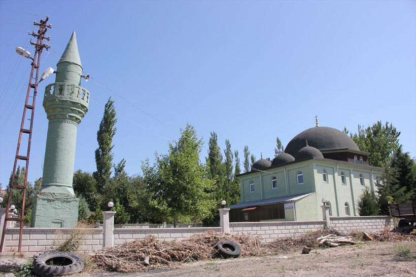 Amasya Suluova'daki cami göreni hayrete düşürüyor minare çok başka bir yerde - Resim: 3