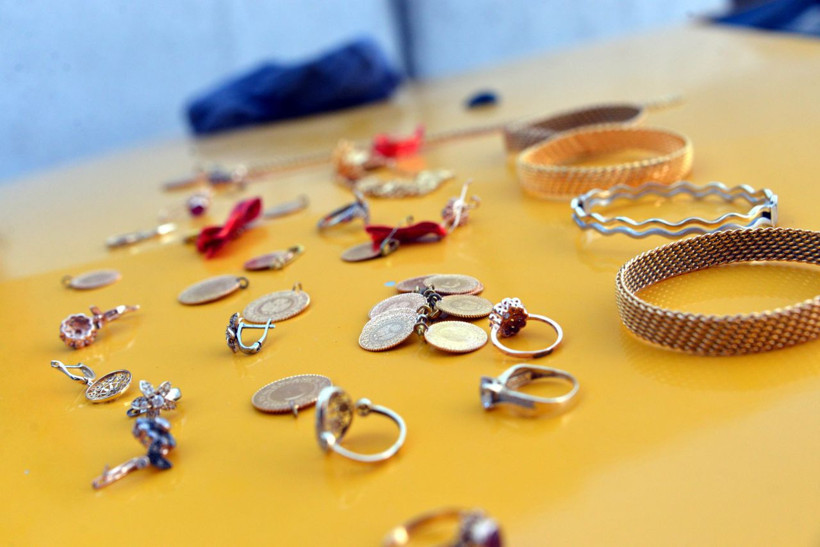 Sivas'ta dolandırdı Kahramanmaraş'ta yakalandı çorabından neler neler çıktı - Resim: 3