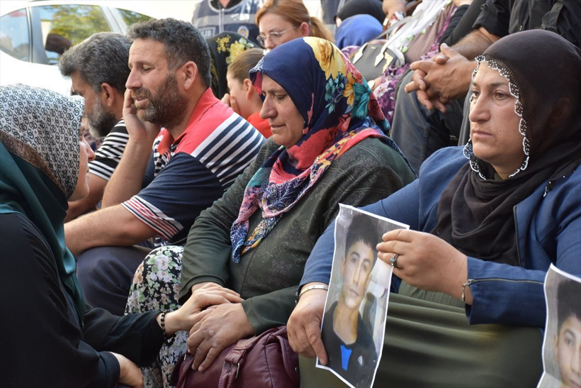 Diyarbakır'da anneler direniyor! Oturma eylemine destek yağıyor - Resim: 1