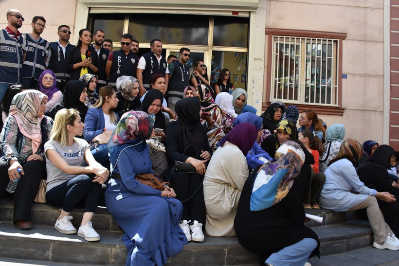 Diyarbakır'da anneler direniyor! Oturma eylemine destek yağıyor - Resim: 3