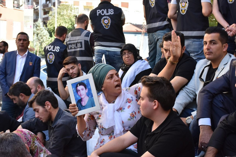 HDP önündeki eylemde 9'uncu gün! Aile sayısı 23 oldu hangi aileler nöbette - Resim: 1