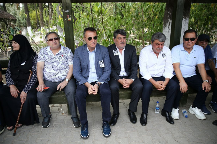 Serdal Adalı'nın annesi son yolculuğuna uğurlandı - Resim: 1