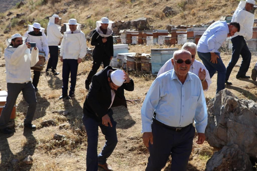 Van'da verimli bal sezonu için şükür duasında arılar saldırdı - Resim: 3