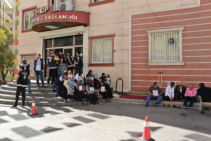 Diyarbakır HDP önündeki eylemin 22'inci günü! Annenin sözleri ağlattı - Resim: 3