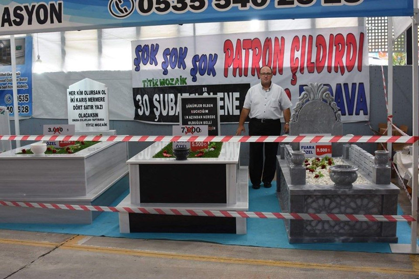 Bu kadar da olmaz! İndirimli mezar görenleri şaşırttı - Resim: 2