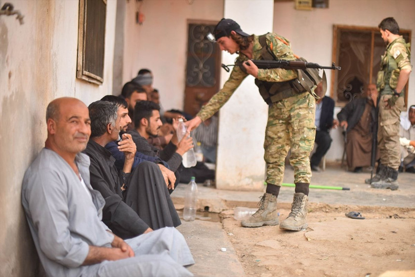 Tel Abyadlılar terörden kurtarılan ilçelerine geri dönüyor - Resim: 1