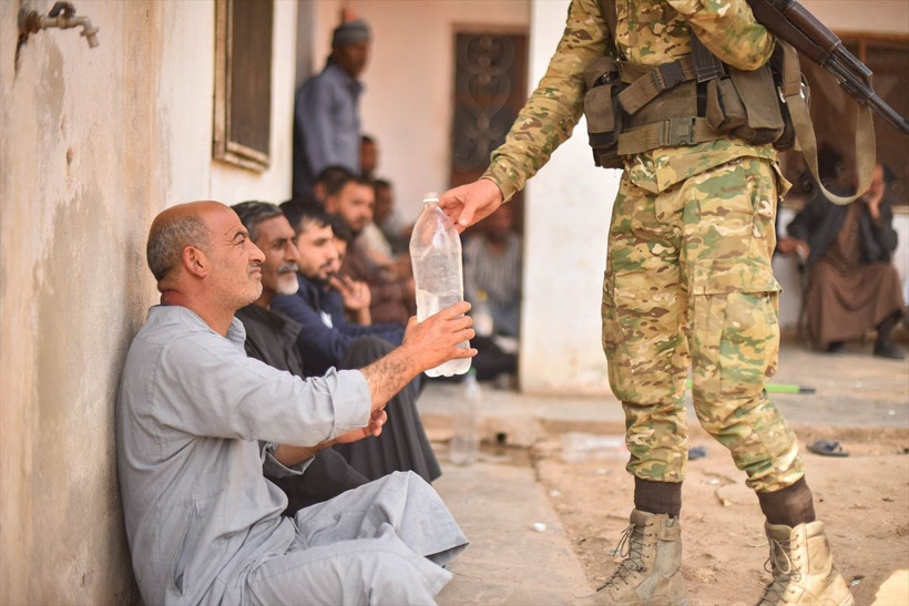 Tel Abyadlılar terörden kurtarılan ilçelerine geri dönüyor - Resim: 3