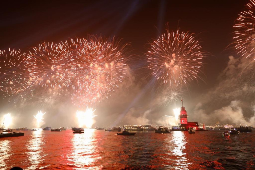 Tüm Türkiye'den muhteşem 29 Ekim manzaraları - Resim: 1