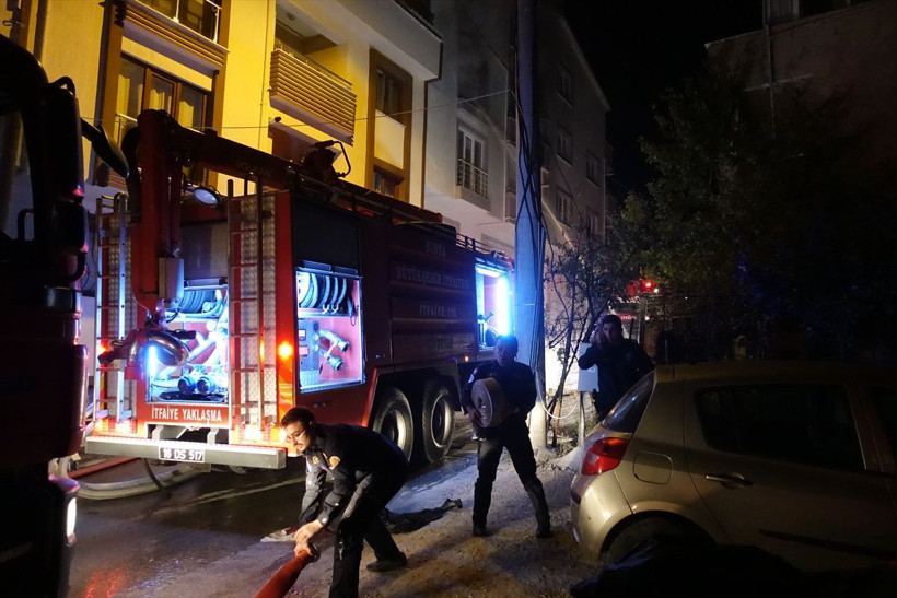 Ağabeyine kızıp 5 katlı apartmanı yaktı - Resim: 1