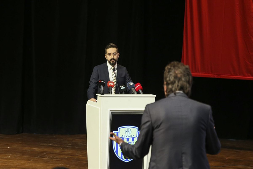 Ankaragücü Genel Kurulu'nda ortalık karıştı yumruklar havada uçuştu - Resim: 2