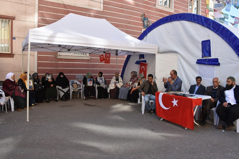 Diyarbakır annelerinden Cumhurbaşkanı Erdoğan ile Bahçeli'ye atkı! - Resim: 1