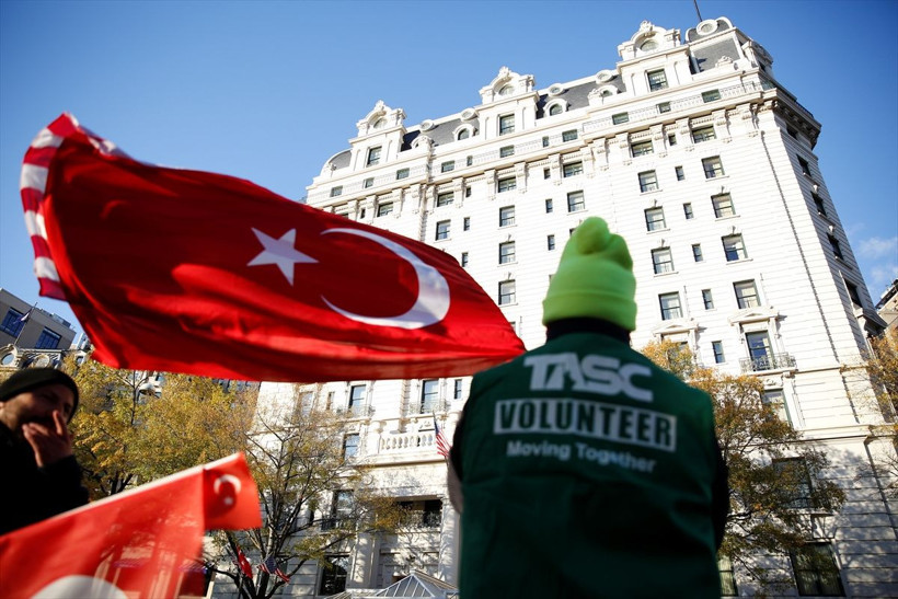 Hulusi Akar Reis'i buraya getir sloganları! Erdoğan ABD'de cama çıktı - Resim: 3