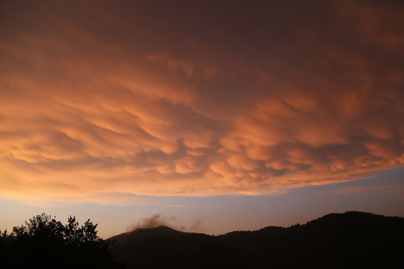 Türkiye'de ender görülüyordu! Memeli bulutlar Hatay'da ortaya çıktı - Resim: 1