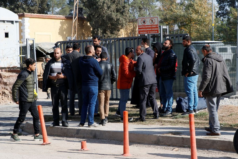 Resulayn'a dönen Suriyelilerin büyük sevinci Türk askerini öptü - Resim: 2