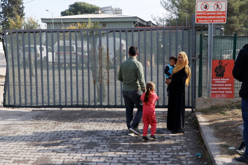 Resulayn'a dönen Suriyelilerin büyük sevinci Türk askerini öptü - Resim: 3