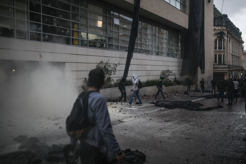 Kolombiya'da genel grev ortalığı karıştırdı! Polis göstericilere kaba kuvvet kullandı - Resim: 4