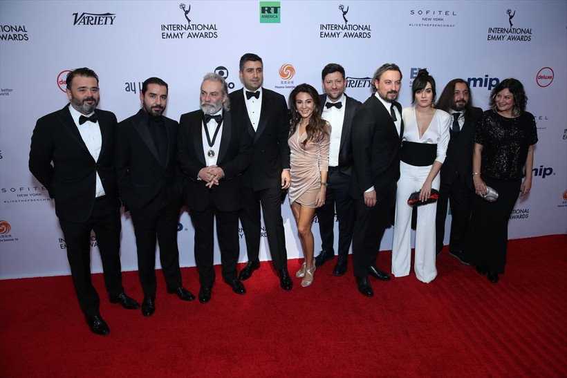 Haluk Bilginer Emmy Ödülleri'nde 'En İyi Erkek Oyuncu' ödülünü alan ilk Türk oyuncu - Resim: 3