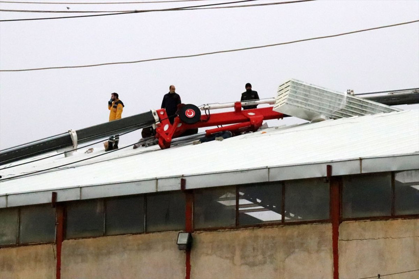 Sivas'ta devrilen vincin altında kalan işçi öldü - Resim: 3