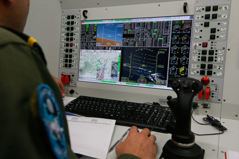 Türkiye'den KKTC Geçitkale Havalimanı'na ilk İHA indi - Resim: 2