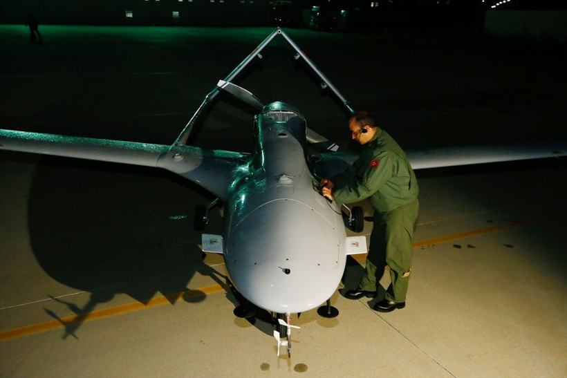 Türkiye'den KKTC Geçitkale Havalimanı'na ilk İHA indi - Resim: 4