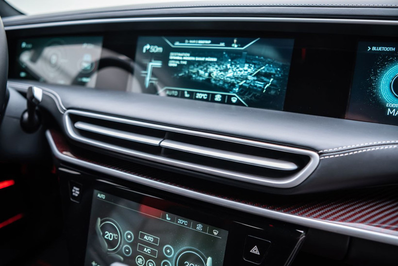 Yerli otomobilin içini gördünüz mü? Orta konsolu çok farklı - Resim: 4