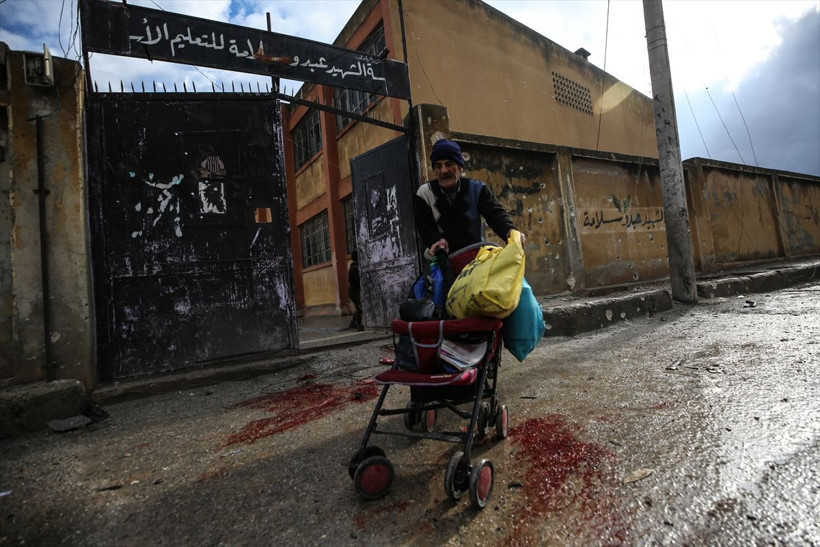 Esed rejimi İdlib'de okulu vurdu 4'ü çocuk 8 ölü - Resim: 3