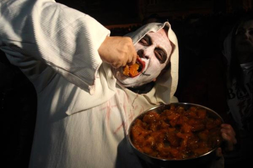 Köylülerin korku gecesi! Her yıl yaşanıyor bocuk gecesi cadılar bayramı gibi - Resim: 3