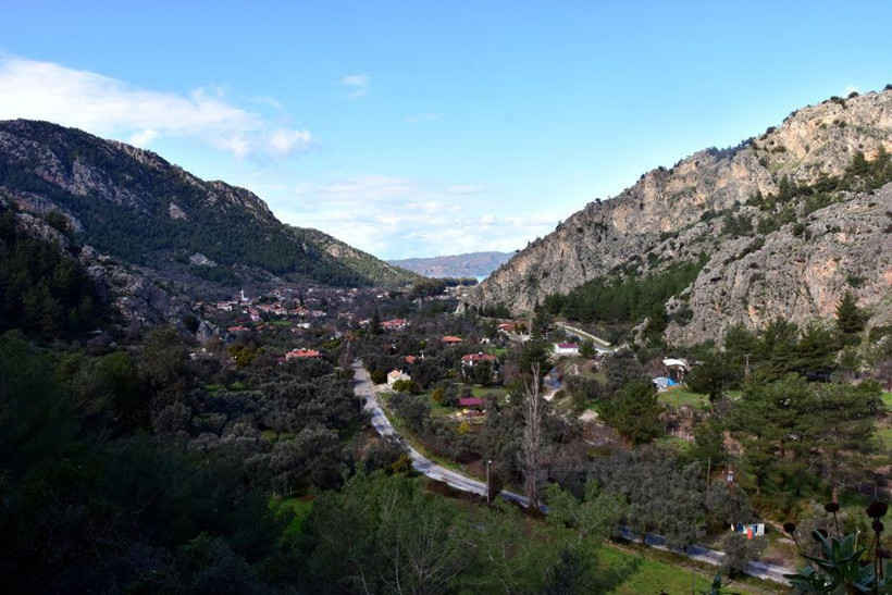 Yıllarca adak adanan dualar edilen türbe Yunan savaşçının mezarı çıktı - Resim: 4