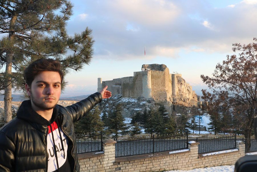 Elazığ'da Pisa kulesinden daha fazla eğik olan minare depremden etkilenmedi - Resim: 1