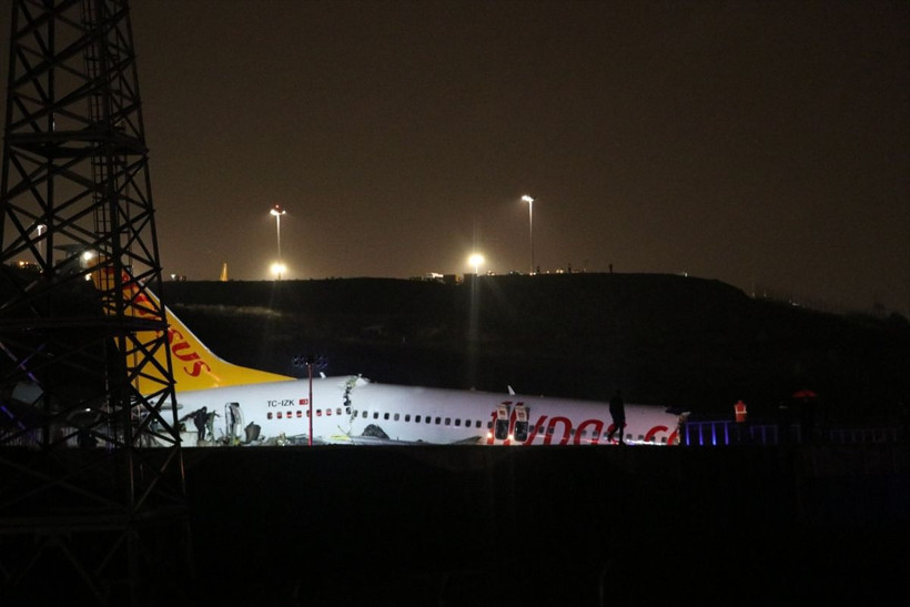 İstanbul Sabiha Gökçen'de pistten çıkan uçaktan korkutan görüntüler - Resim: 3