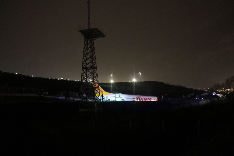 İstanbul Sabiha Gökçen'de pistten çıkan uçaktan korkutan görüntüler - Resim: 4