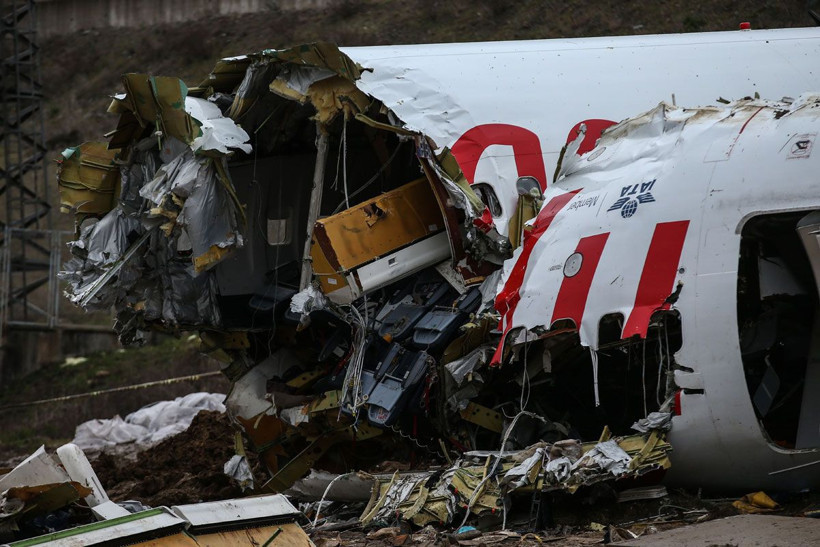 Sabiha Gökçen'deki uçak kazasının görüntüleri dehşete düşürdü - Resim: 4