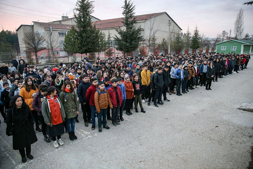 Elazığ'da 3 hafta gecikmeyle ilk ders zili çaldı 515 okulda ders başı yapıldı - Resim: 4