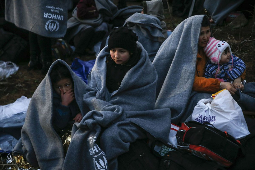 Eksi 5 derecede lastik botta hayatta kalma savaşı Midilli'ye akın sürüyor - Resim: 3