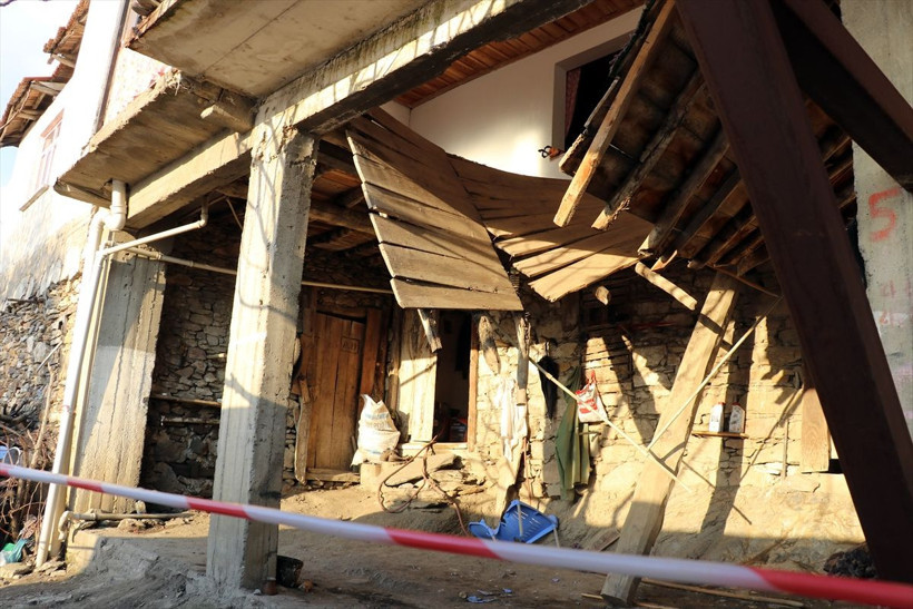 Aydın'da düğün evinin salonu çöktü 15 yaralı - Resim: 1