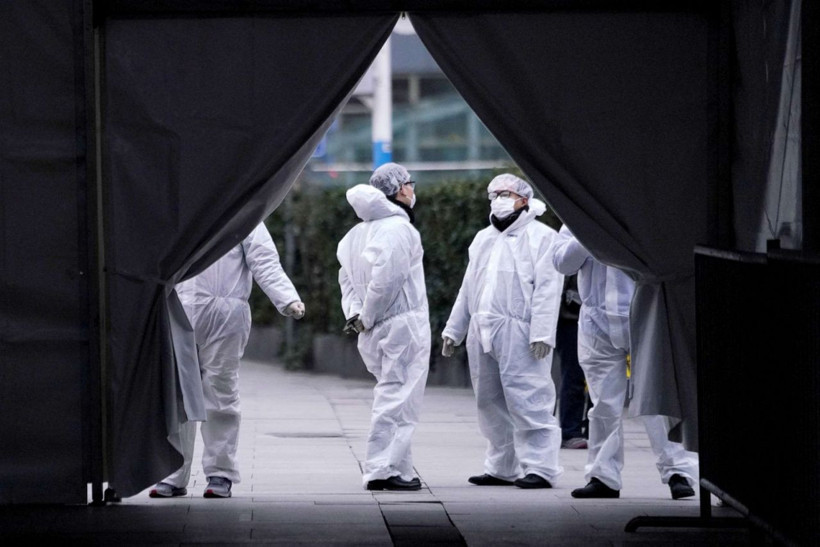 Camilerde namaz kılmak askıya alındı Trump koronavirüs testinin sonucu açıklandı - Resim: 1