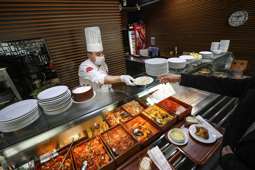 İstanbul'da lokantalarda koronavirüs tedbirleri artırıldı - Resim: 3