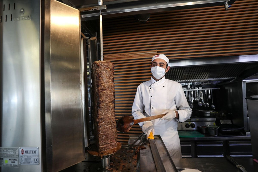 İstanbul'da lokantalarda koronavirüs tedbirleri artırıldı - Resim: 4